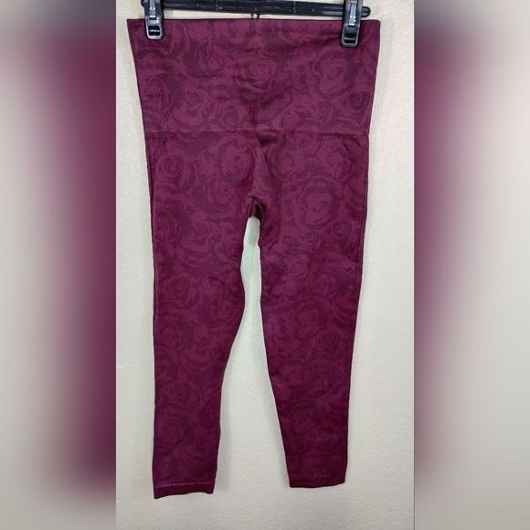 Spanx Look At Me Now Cropped Garnet Rose Seamless Leggings Large Waist 13" - Picture 3 of 8